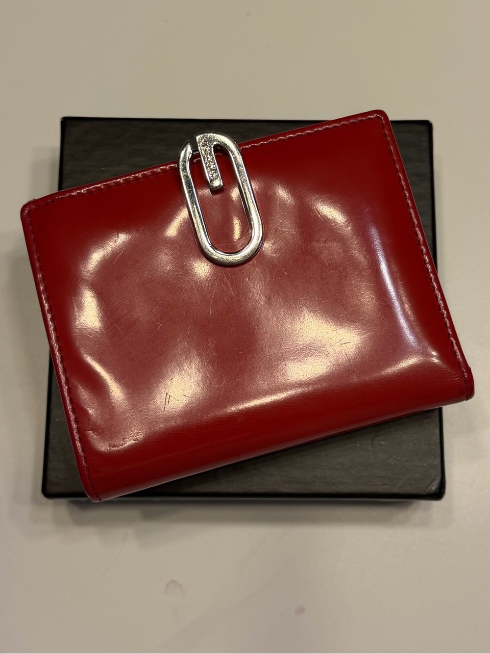 GUCCI Red Patent Leather Card Wallet with G-Shaped clasp